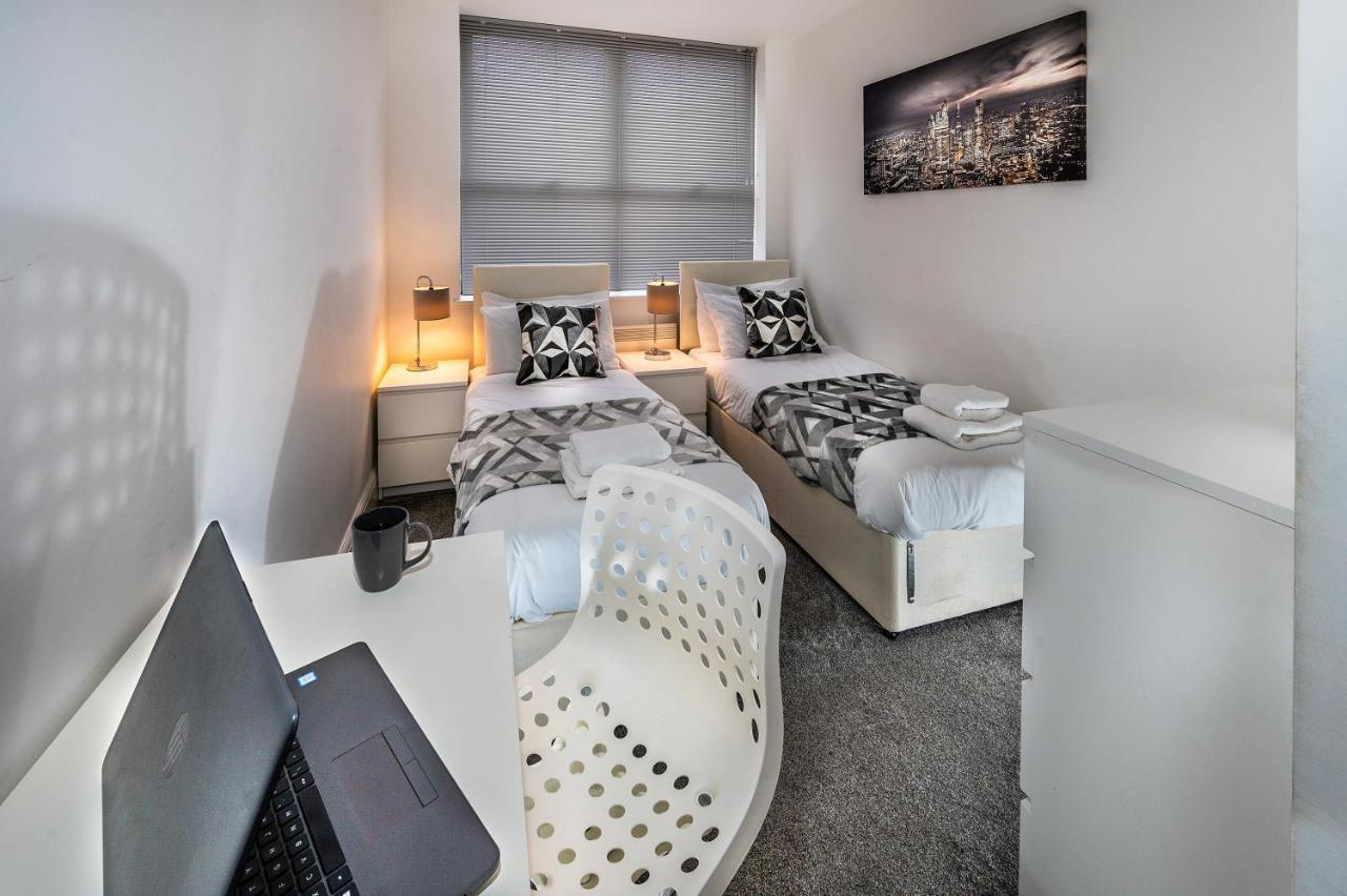 Modern & Spacious 2-Bed Flat With Secure Parking Reading Exteriér fotografie