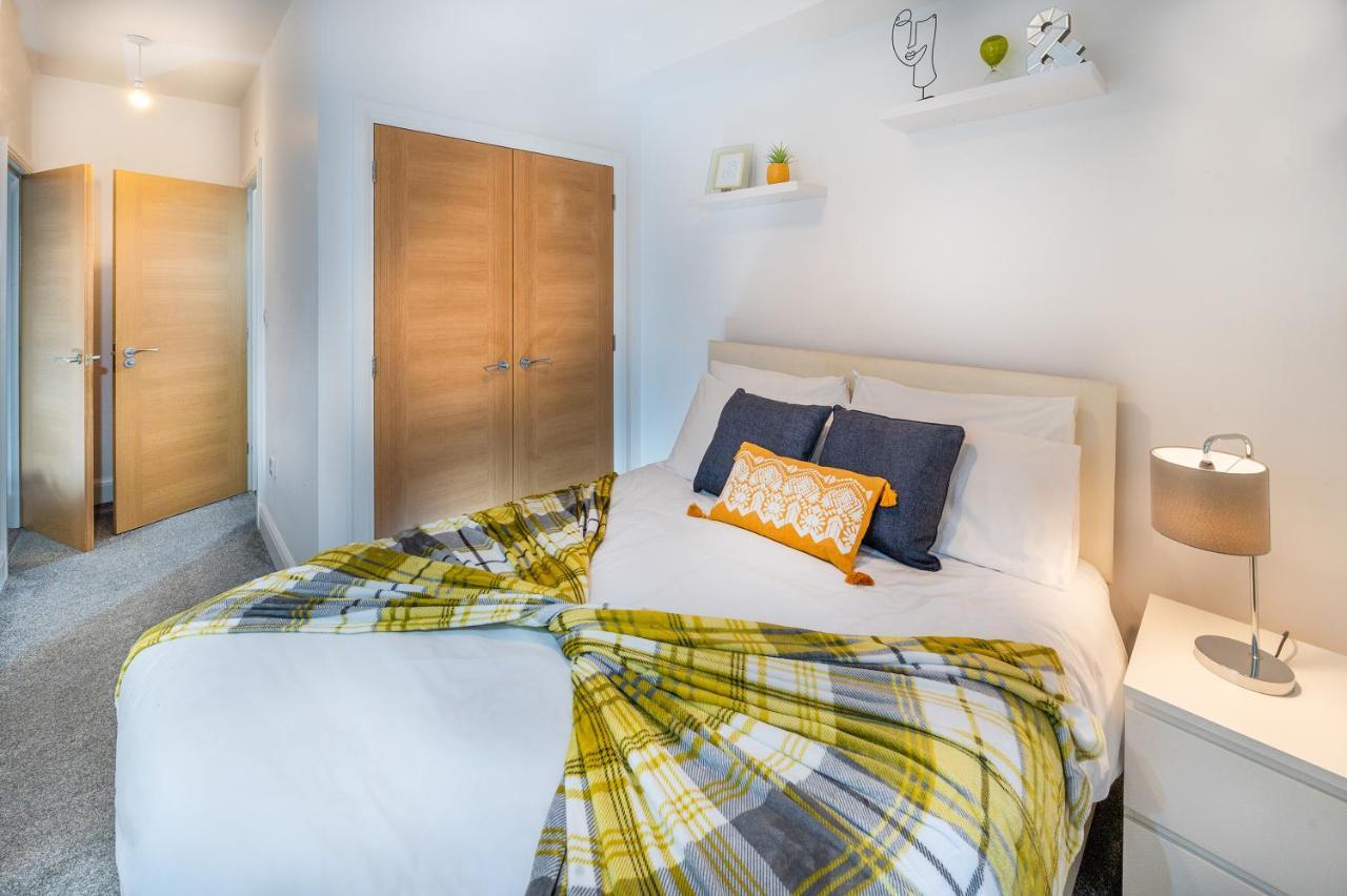 Modern & Spacious 2-Bed Flat With Secure Parking Reading Exteriér fotografie