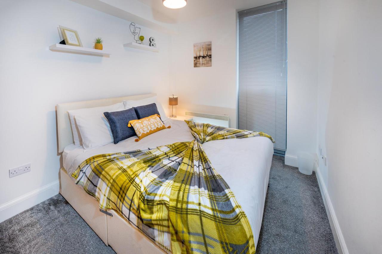 Modern & Spacious 2-Bed Flat With Secure Parking Reading Exteriér fotografie