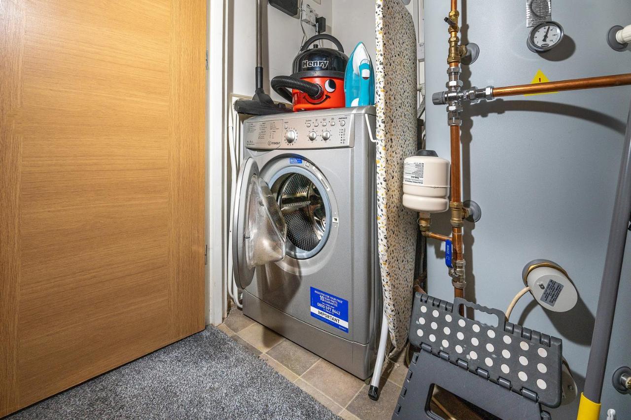 Modern & Spacious 2-Bed Flat With Secure Parking Reading Exteriér fotografie