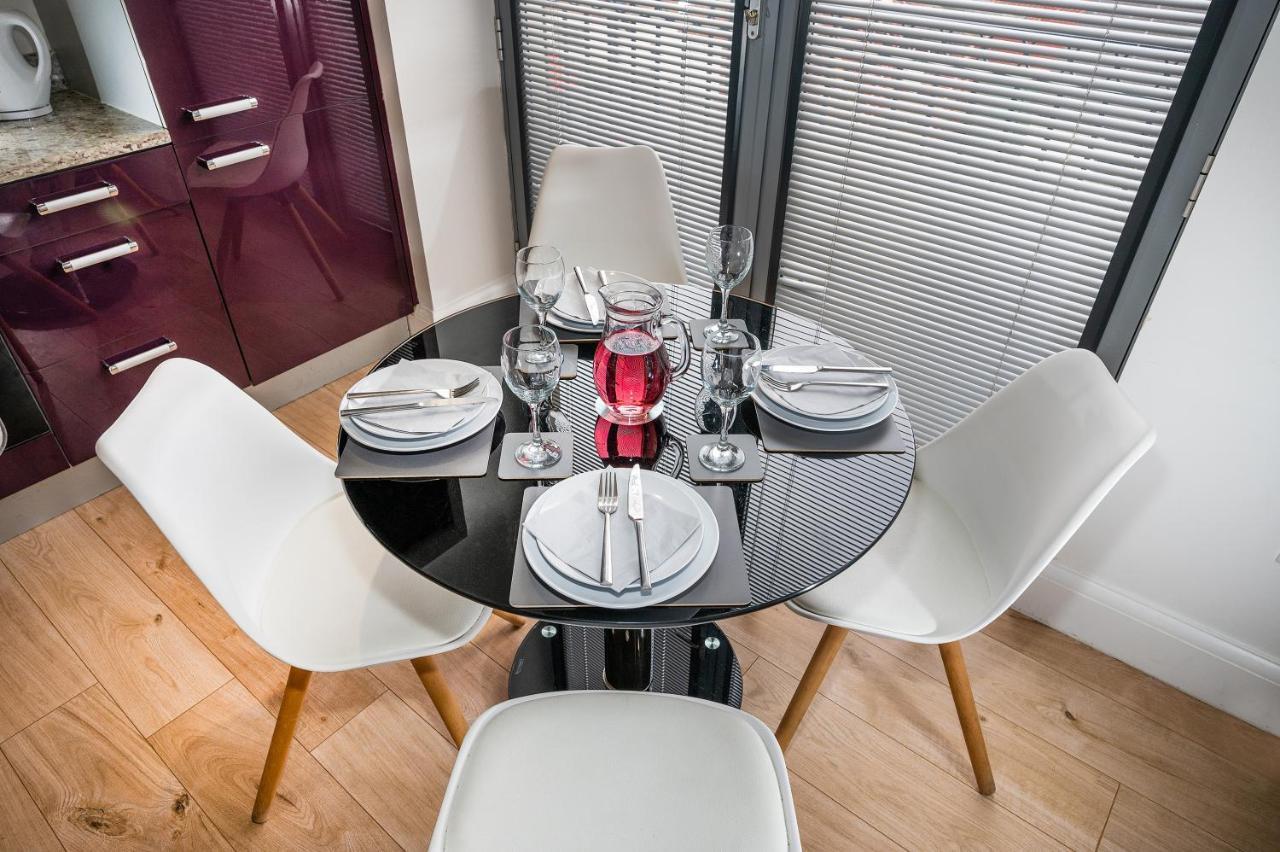 Modern & Spacious 2-Bed Flat With Secure Parking Reading Exteriér fotografie